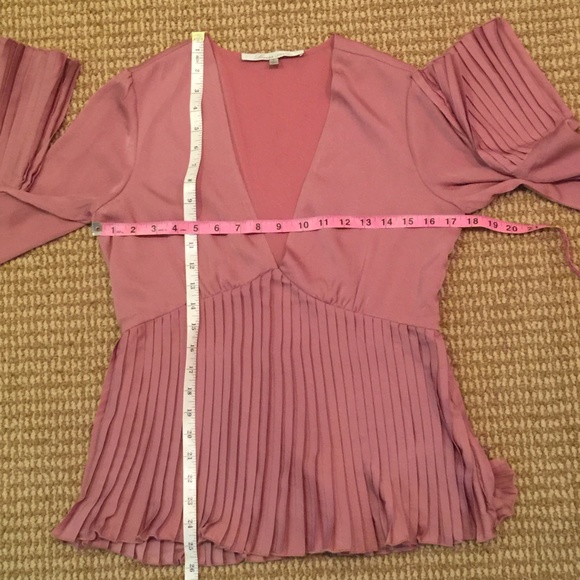 Lovers + Friends Fain Top in Orchid Small - Picture 5 of 8